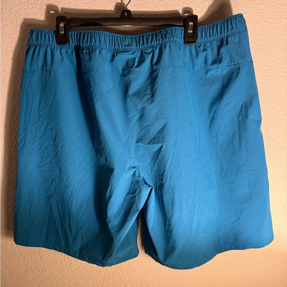 The North Face Men’s Blue Athletic/Swim Shorts – Size XL (Regular Fit) - Picture 2 of 5